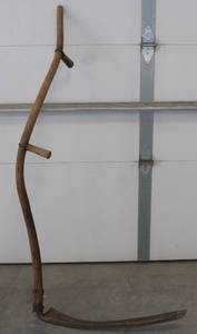 lot 81 image: Vintage Sythe