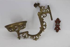 lot 97 image: Vintage Cast Wall Hanging