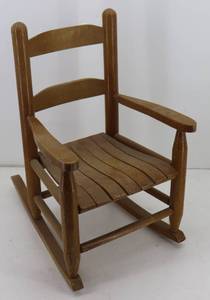 lot 112 image: Childs Rocking Chair