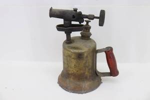 lot 128 image: Vintage Otto Bernz Blow Torch