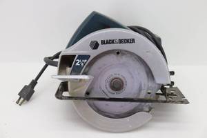 lot 130 image: Black & Decker Skil Saw