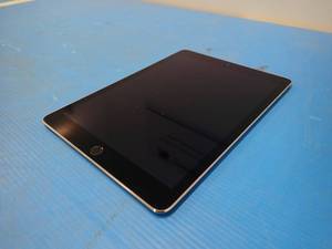 lot 18 image: Apple&nbspiPad Air 2nd Gen A1566  16GB of storage  WIFI Only  Includes Charging Cable