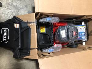 TORO 60-VOLT RECYCLER PUSH LAWN MOWER, 21 IN.  Customer Returns See Pictures