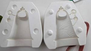 lot 65 image: Amoit Clay Magic Slip Mold cL 142 Holiday Bell Dove pattern
