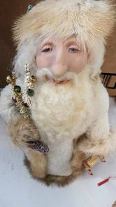 lot 70 image: Crafts, Inc-Christmas Collectible