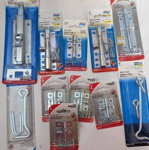 lot 123 image: More National Hardware Items