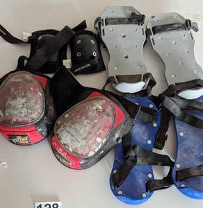 lot 128 image: AdultsYouthKids Schwinn Pads For Riding Bikes Or Working On Your Knees