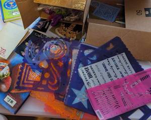 lot 146 image: Yarn & Other Art Needs-Eleven Books On Recipes For Soups, Martinis, Chocolate, Happy Hour, ETC.