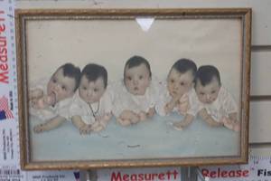 lot 278 image: Vintage Picture of 1934 The Darling Dionnes