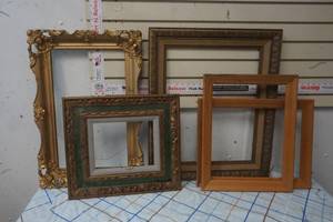 lot 332 image: Variety of Antique Vintage Frames