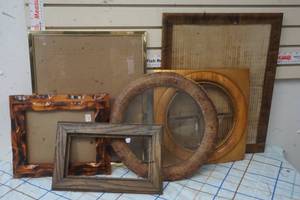 lot 334 image: Variety Of Antique Vintage Frames