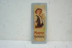 lot 339 image: Vintage 1974 Tin Murphy Harmonka