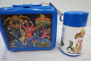 lot 20 image: Vintage Plastic Lunch Box