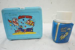 lot 21 image: Vintage Plastic Lunch Box
