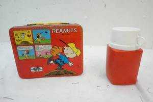 lot 25 image: Vintage Metal Lunch Box