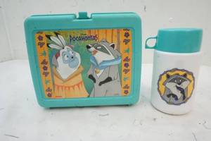 lot 30 image: Vintage Plastic Lunch Box