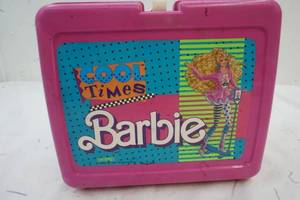 lot 31 image: Vintage Plastic Lunch Box