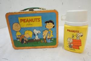 lot 33 image: Vintage Metal Lunch Box