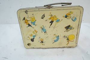lot 40 image: Vintage Metal Lunch Box