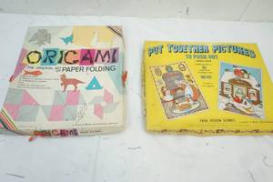 lot 49 image: Vintage Toys