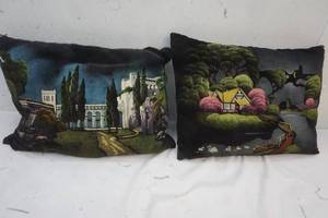 lot 65 image: Vintage 1920s Pillows
