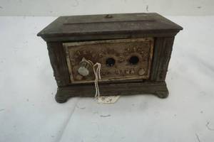 lot 142 image: Vintage Cast Iron Kenton Bank