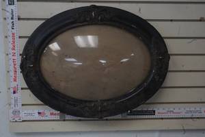 lot 364 image: vintage frame