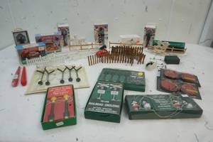 lot 378 image: Christmas village accessories