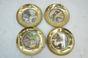 lot 381 image: brass decor