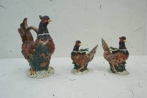 lot 383 image: Pheasant decor