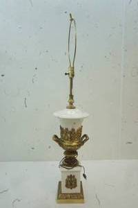 lot 389 image: table lamp