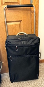 lot 70 image: Two IT Rolling Travel Bags  Suitcases