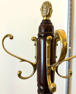lot 71 image: Classy Coat Stand