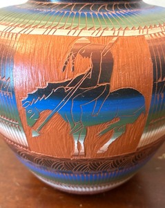 lot 10A image: Vail Family Horse Hair Pottery Vase