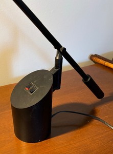 lot 92 image: Counterbalance Table Lamp