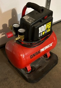 lot 108 image: Central Pneumatic Air Compressor