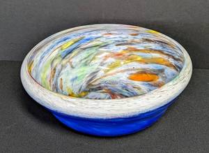 lot 7 image: Large Colorful Art Glass Bowl by Peter Zelle