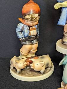 lot 18 image: Assorted Vintage Hummel Porcelain Figurines #2