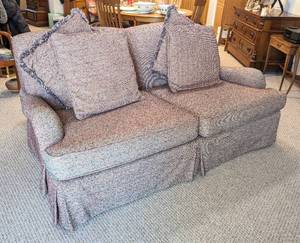 lot 30 image: Light Mauve Loveseat by Lee Industries