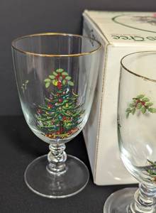 lot 39 image: Spode Christmas Tree Goblet Set