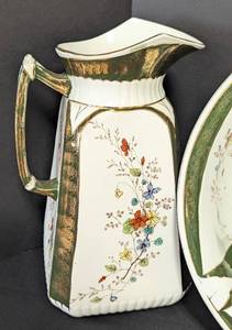 lot 41 image: Vintage Painted Porcelain Dish Set