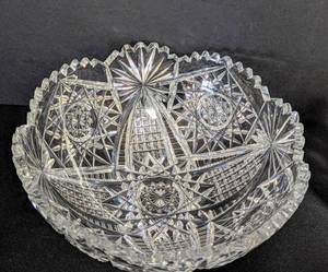 lot 44 image: Vintage Cut Glass Dishes