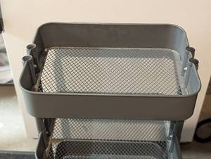 lot 117 image: Small Metal Rolling Utility Cart