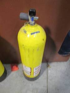 lot 7 image: 80lb Diving Tank cylinder...