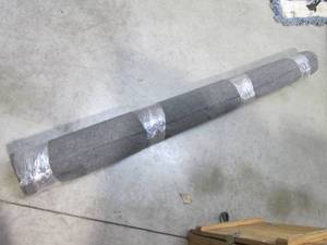 lot 32 image: Roll of indooroutdoor carpet or even vehicle carpet (unknown length)