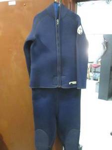 lot 47 image: 2pc Parkway designs scuba diving suit