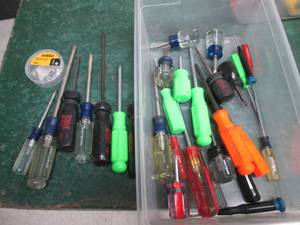 lot 50 image: Assorted lot of Craftsman and other brand screwdrivers