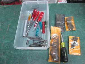 lot 55 image: Lot of screwdrivers, drivers and hex key sets