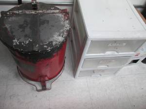 lot 73 image: Metal shop spill foot action bucket and 3-drawer storage organizer