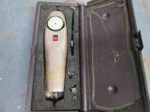 lot 82 image: Chatillon 500g force measurement Guage with plastic case